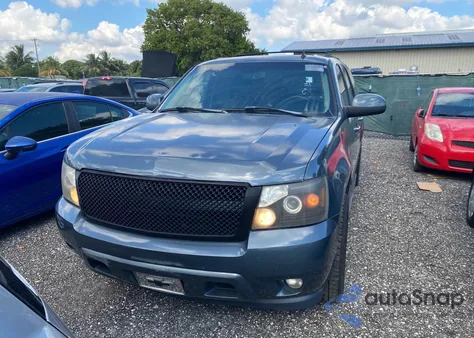 2008 Chevrolet Suburban 1500 Lt из США, поврежденный, VIN 1GNFC16068R157786